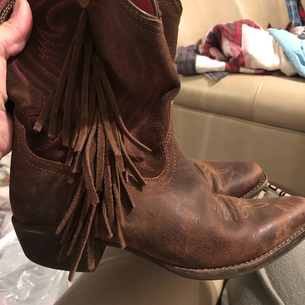 Ariat size 4 Girls’ cowboy boots